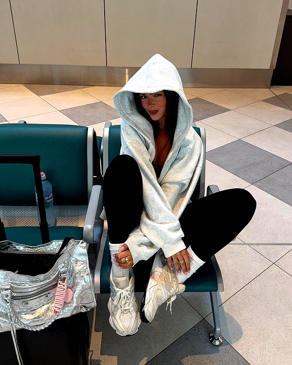 oliviaphillipps instagram image archive image