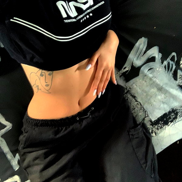 Archived image from @heroineseen on Instagram
