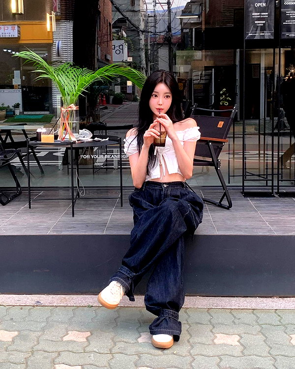 daxbin instagram image archive image