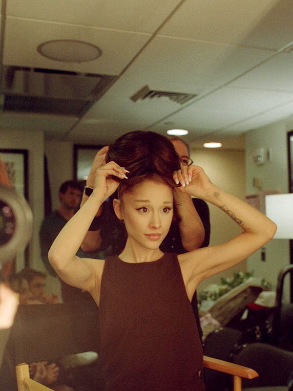 arianagrande instagram image archive image
