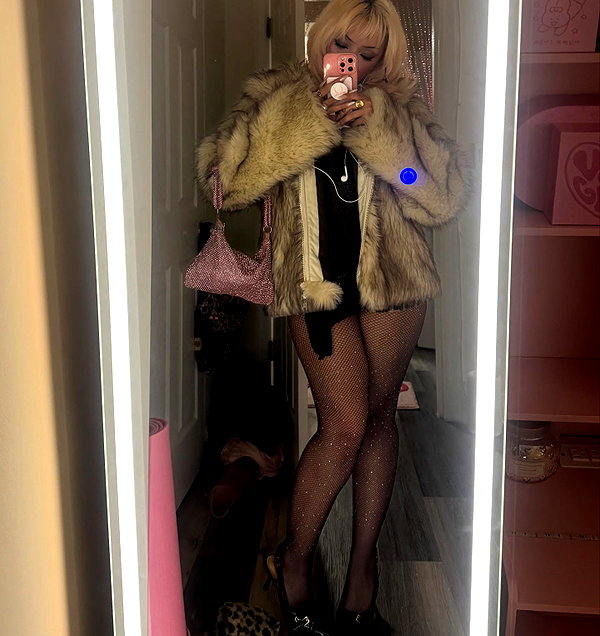 v.qx instagram image archive image