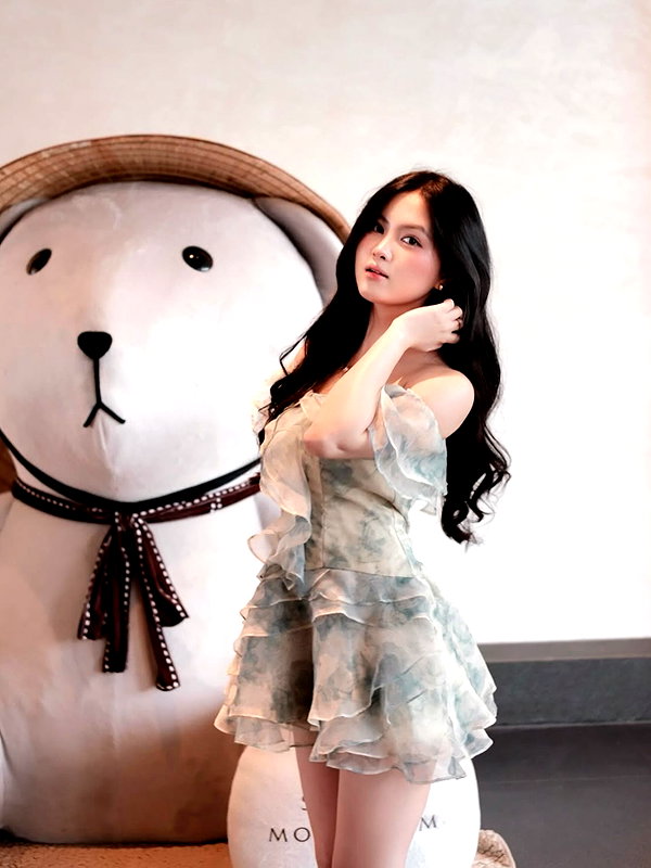 lyhythuedoxinh instagram image archive image