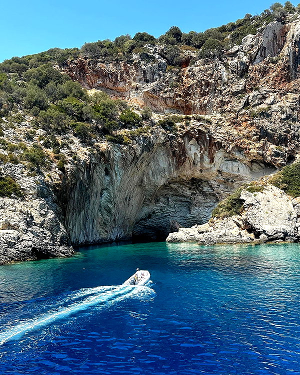 staskaranikolaou instagram image archive image