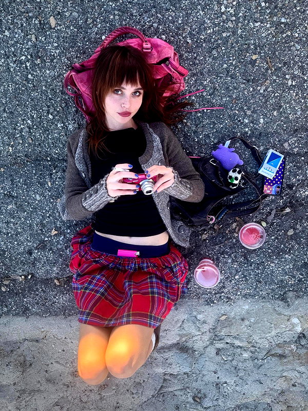 Archived image from @lolabllue on Instagram