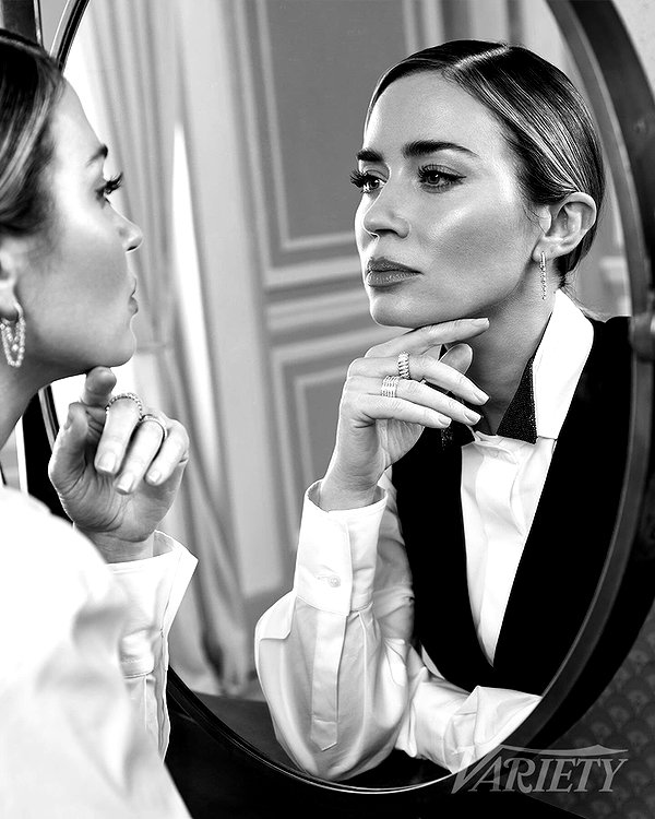 annehathaway instagram image archive image