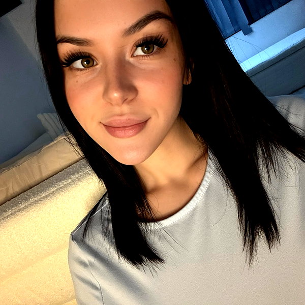 elerievans123 instagram image archive image