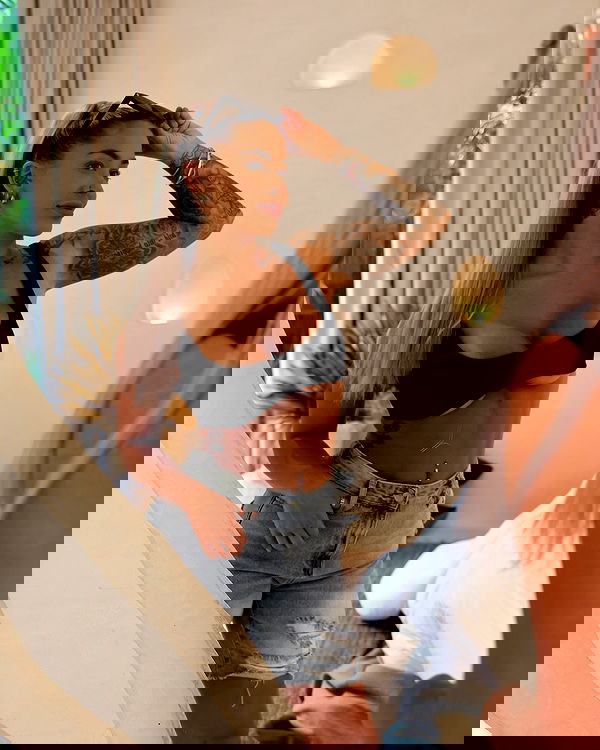 itshayleydavies itshayleydavies archive image