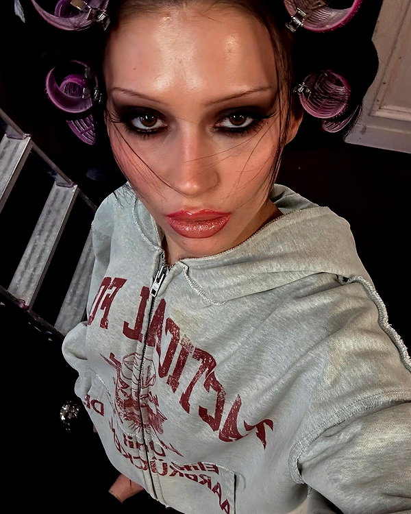 karolinaawasik instagram image archive image