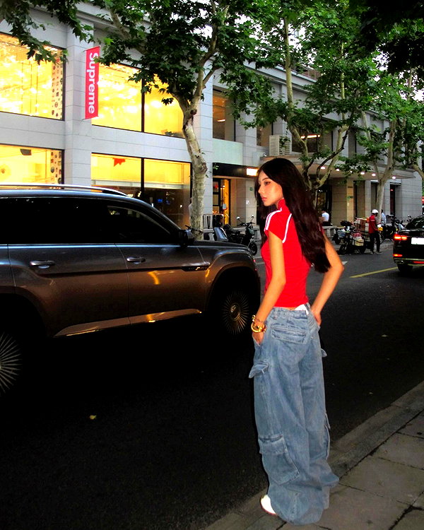 ll.lu1s instagram image archive image