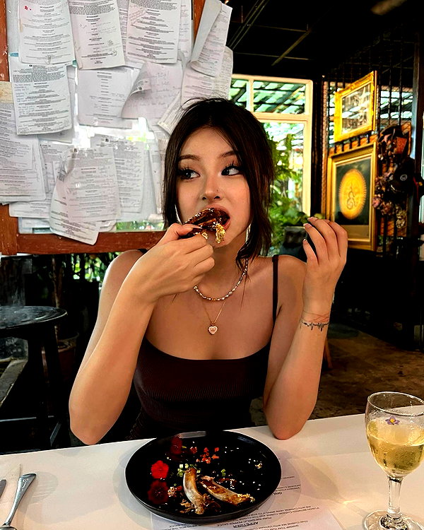 ll.lu1s instagram image archive image