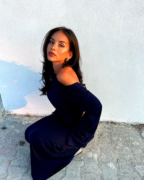 zoeliss instagram image archive image