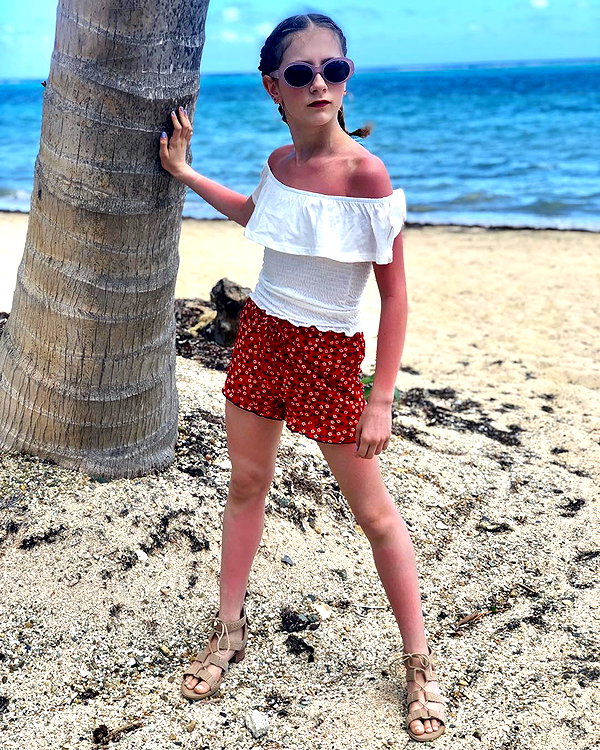 ellianawalmsley instagram image archive image