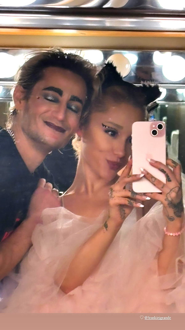 arianagrande instagram image archive image