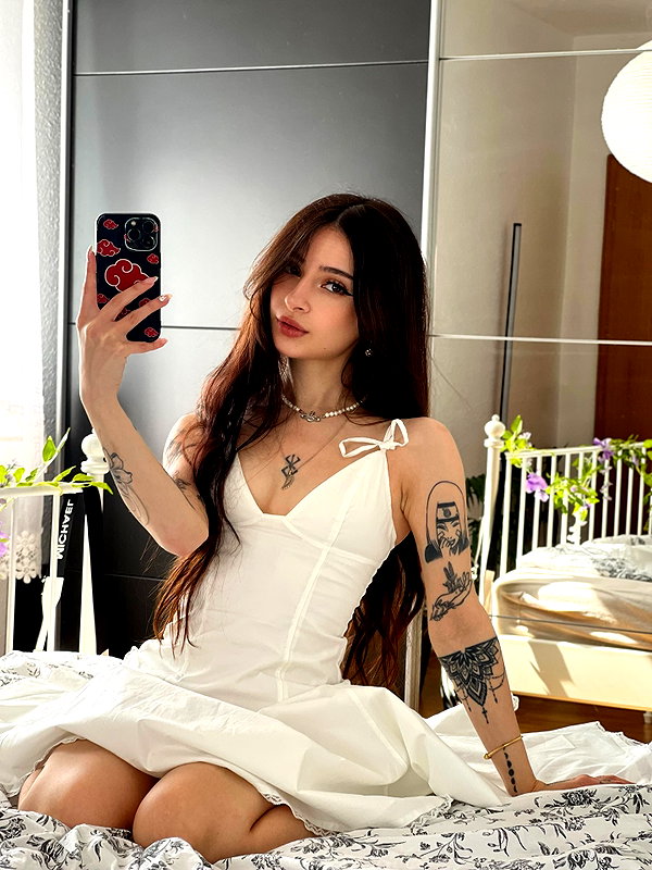 cata.leyah instagram image archive image
