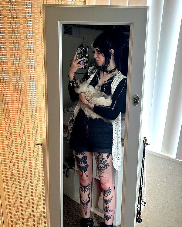 yeahimcaroline instagram image archive image