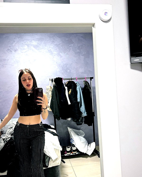 nicole.shpo instagram image archive image