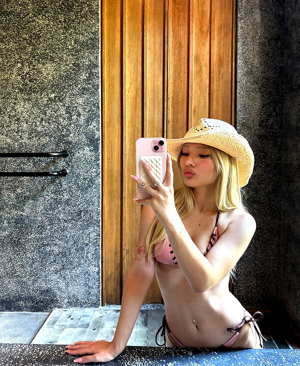 niisadurmaz instagram image archive image