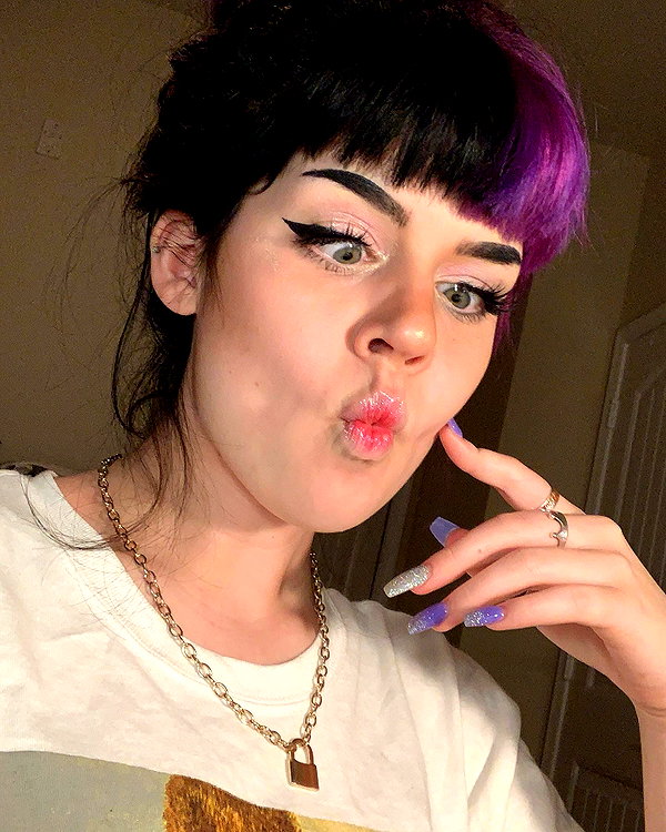 yeahimcaroline instagram image archive image