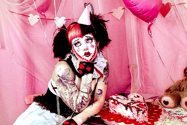 yeahimcaroline instagram image archive image