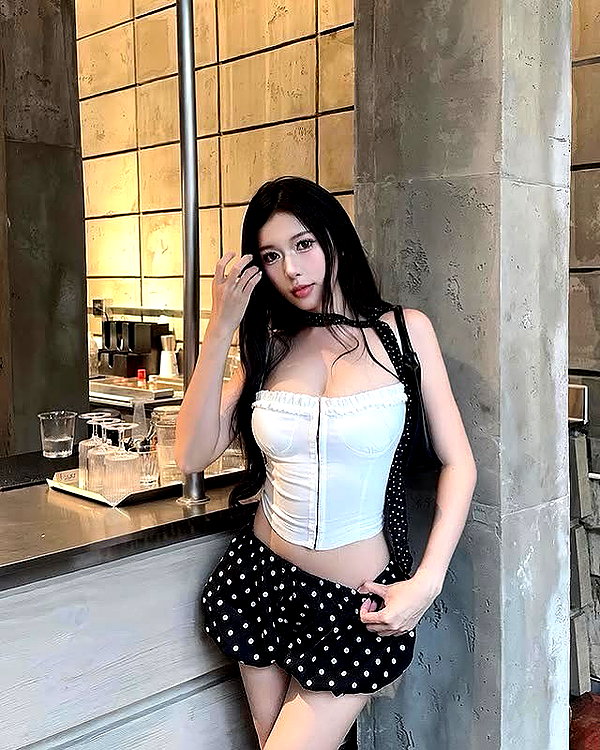 lyhythuedoxinh instagram image archive image