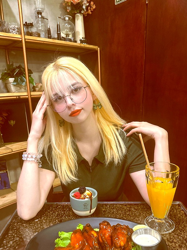 luly1980s instagram image archive image