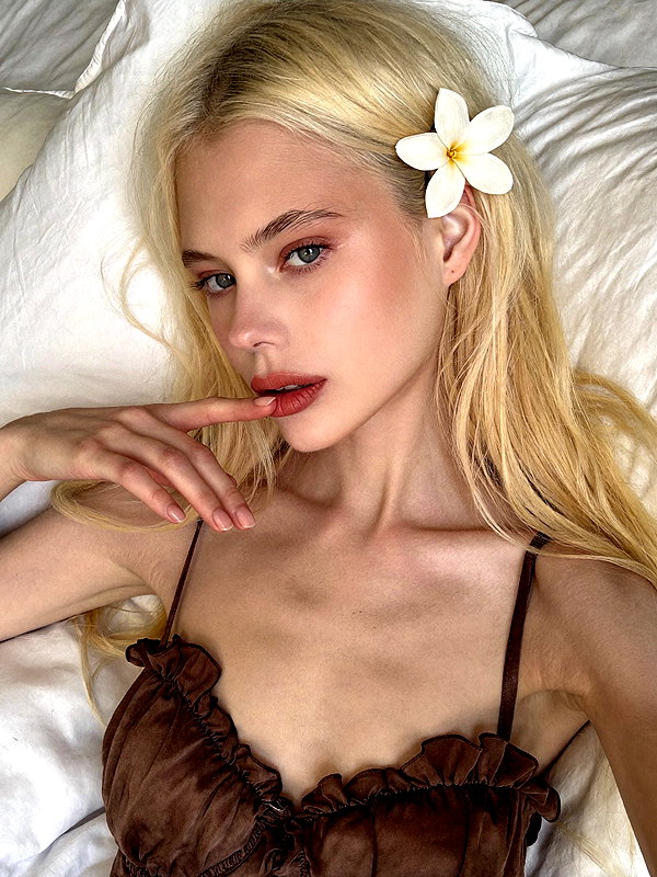 alisen.mari instagram image archive image