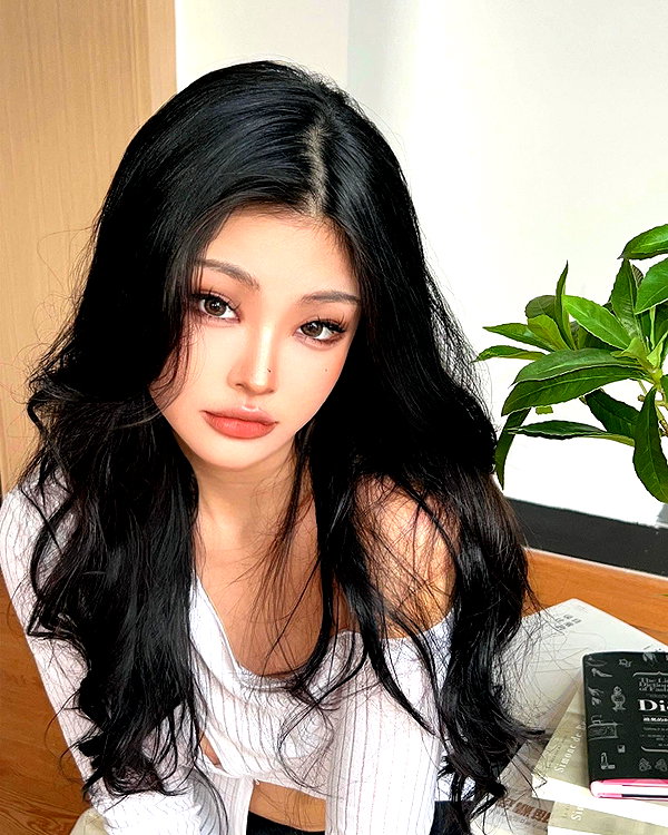 ll.lu1s instagram image archive image