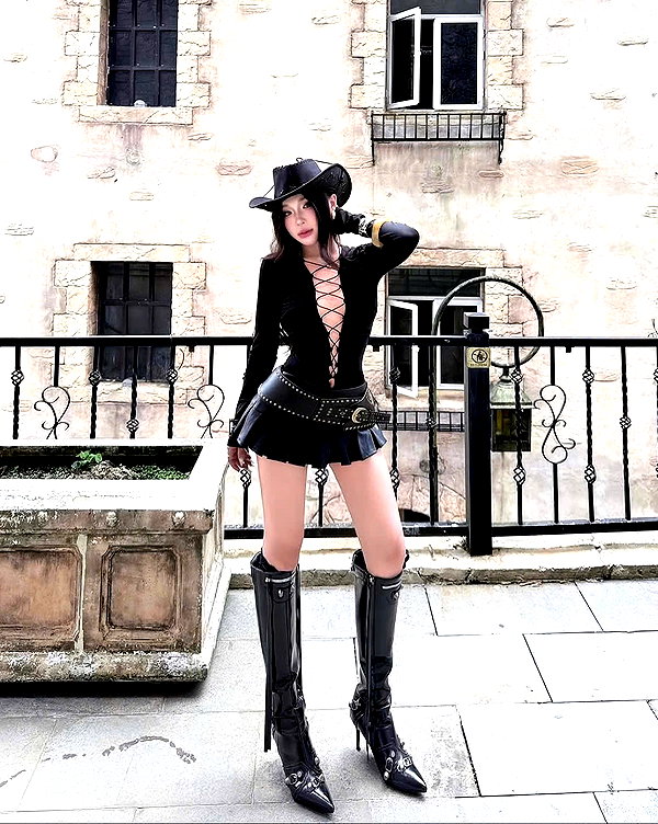 lyhythuedoxinh instagram image archive image