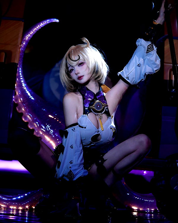 xier_cos instagram image archive image