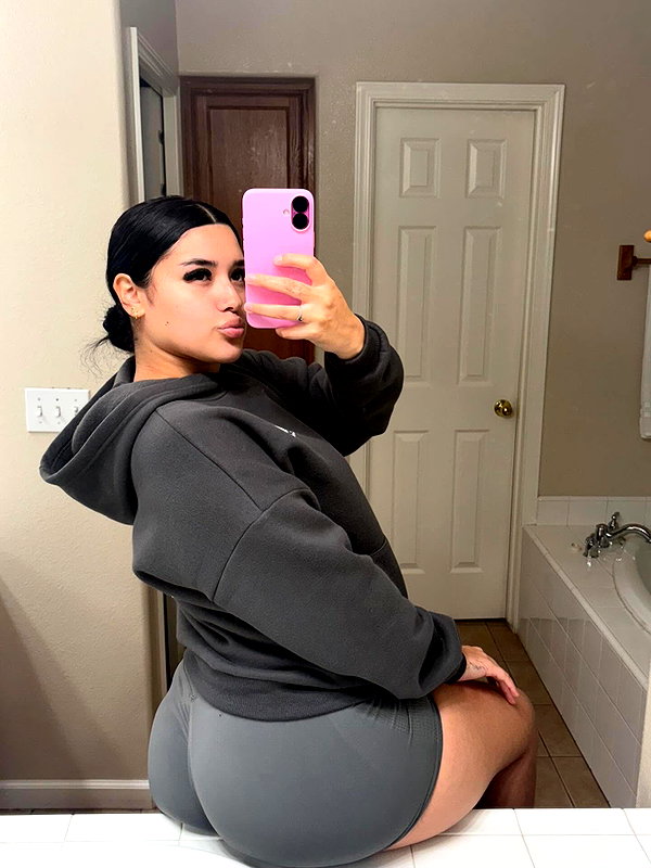 itsalexiiiss instagram image archive image