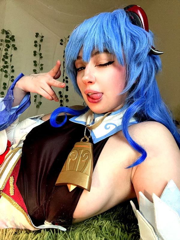 aechka.cosplay instagram image archive image