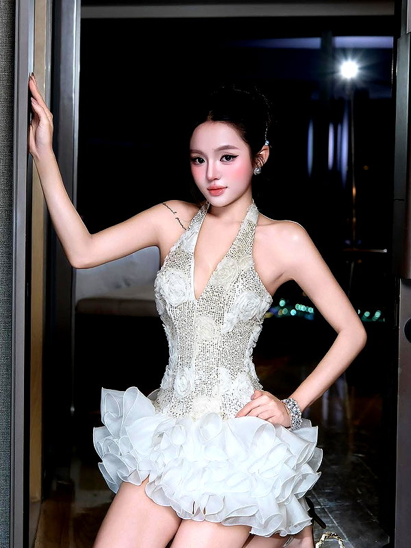 lyhythuedoxinh instagram image archive image