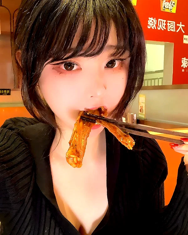 yingyinng_ instagram image archive image