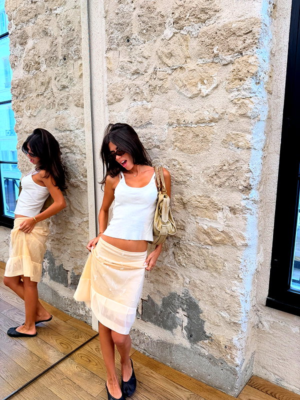 ainaratorneg instagram image archive image