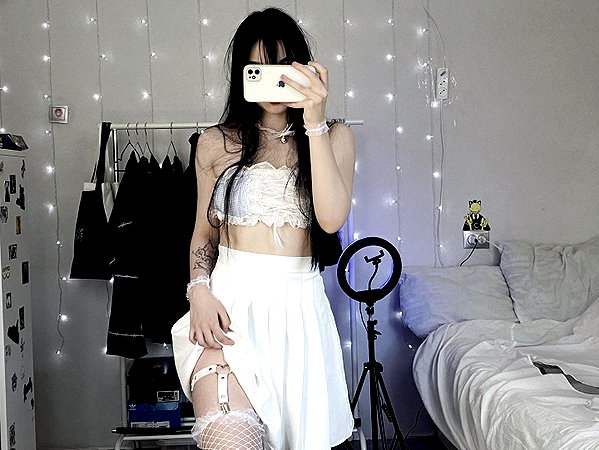 glowmoonshorty instagram image archive image