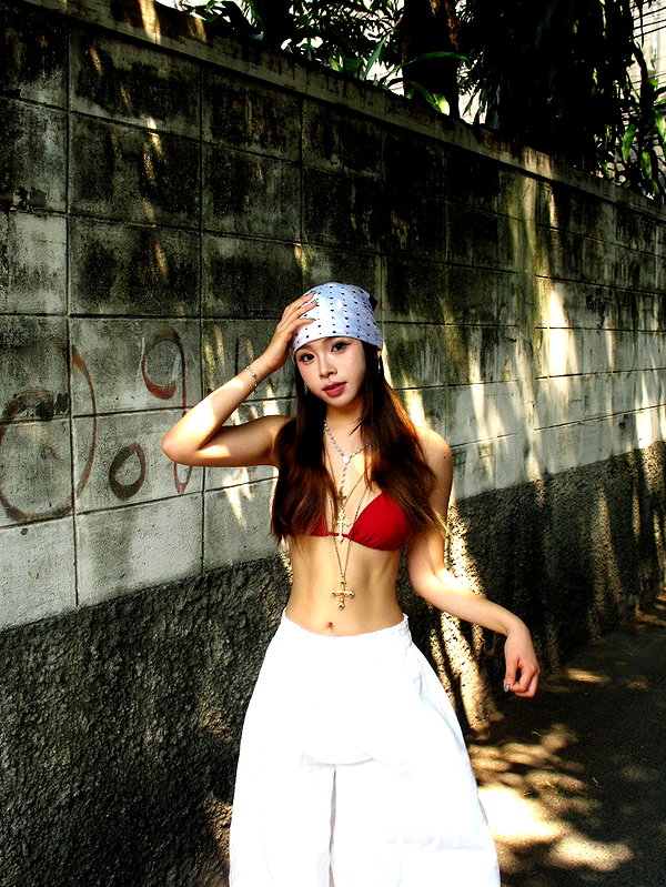 e.shao_417 instagram image archive image