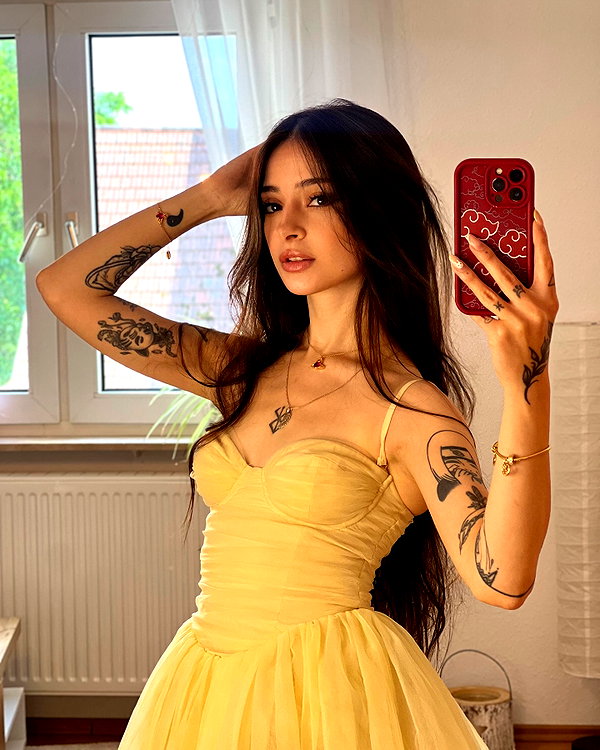 cata.leyah instagram image archive image