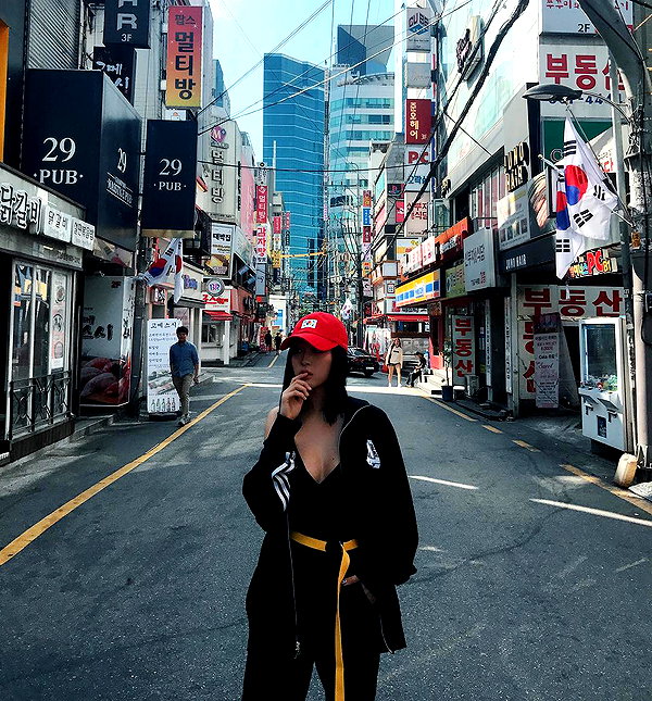 emily.ghoul instagram image archive image