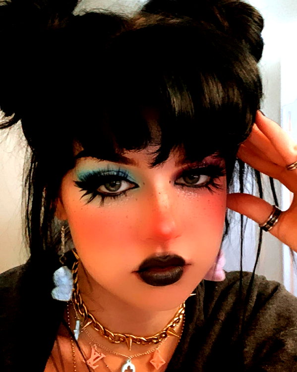 yeahimcaroline instagram image archive image