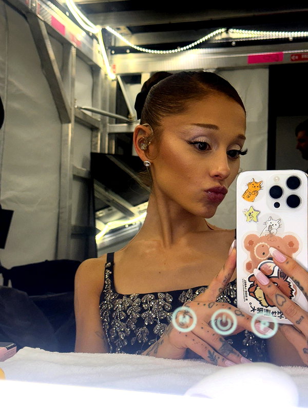 arianagrande instagram image archive image