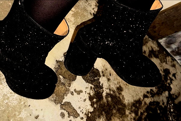 vvelum_ instagram image archive image
