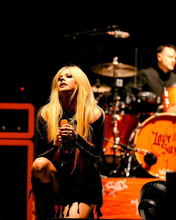 avrillavigne instagram image archive image