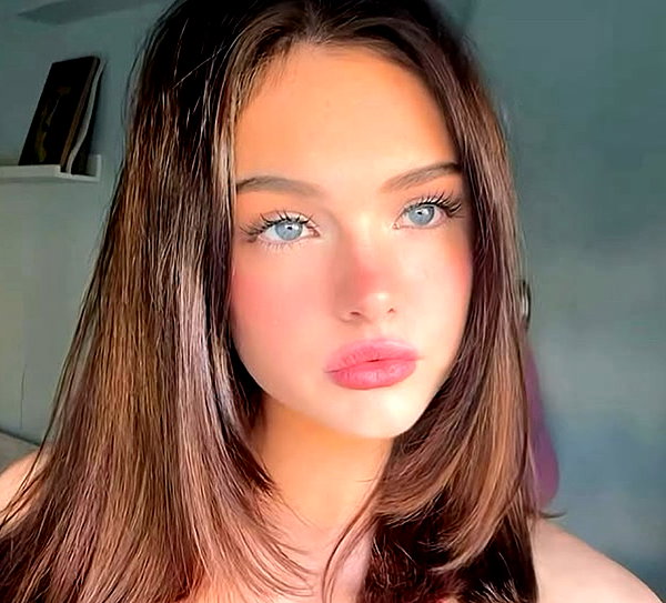 baddiesessence instagram image archive image