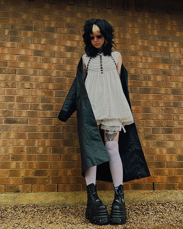 yeahimcaroline instagram image archive image