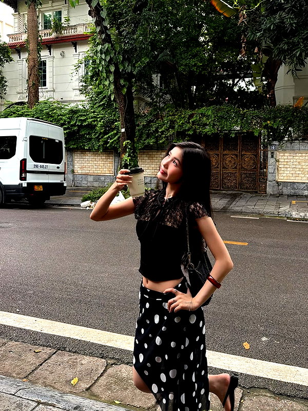 lyhythuedoxinh instagram image archive image