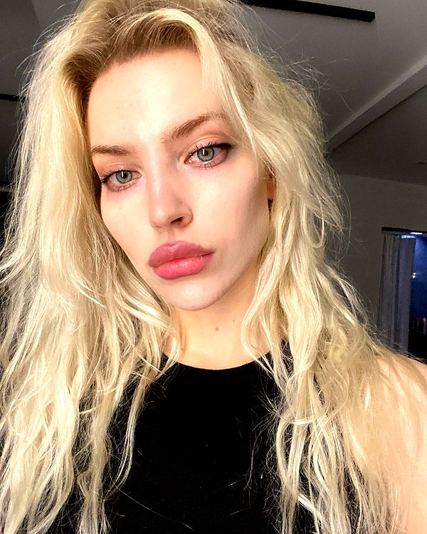 anya4everr instagram image archive image