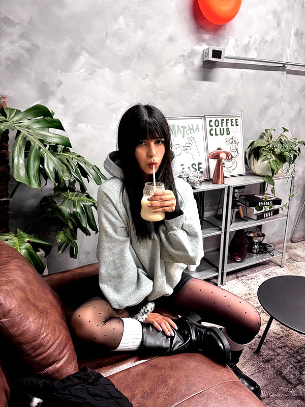 connie.01j instagram image archive image