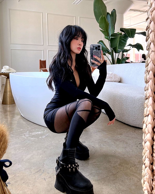 emily.ghoul instagram image archive image
