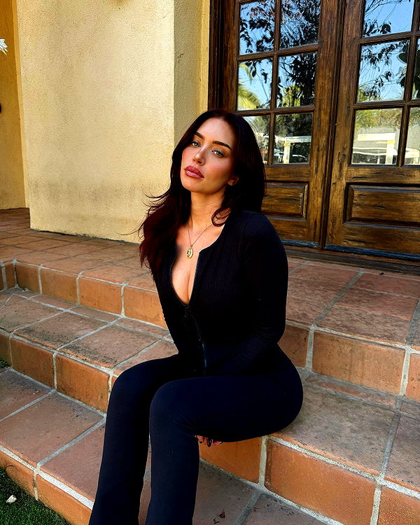 staskaranikolaou instagram image archive image