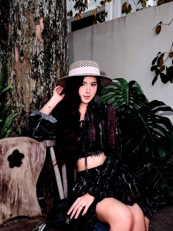 lyhythuedoxinh instagram image archive image